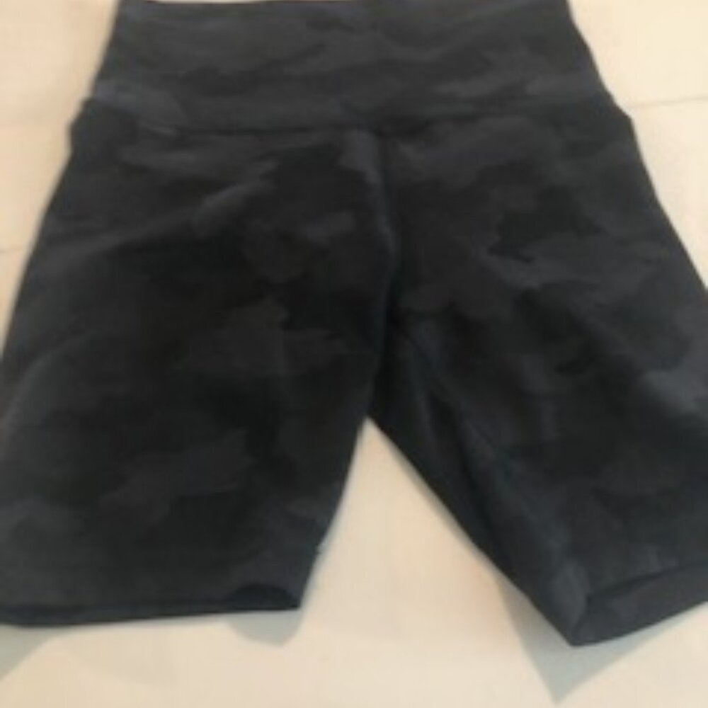 Lululemon Wunder Train High Rise Short